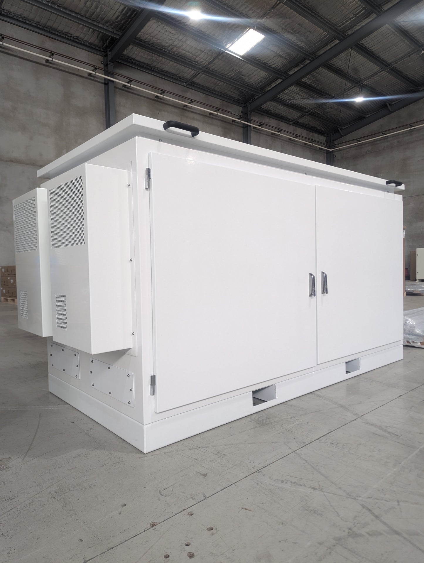 DPA Energy ESSential 45kVA 3 x 450/200 Pre-Wired Cabinet (Victron) with 2 x 1500W DC Aircon units - includes 3 x 48/15000 Victron MP II, Ekrano